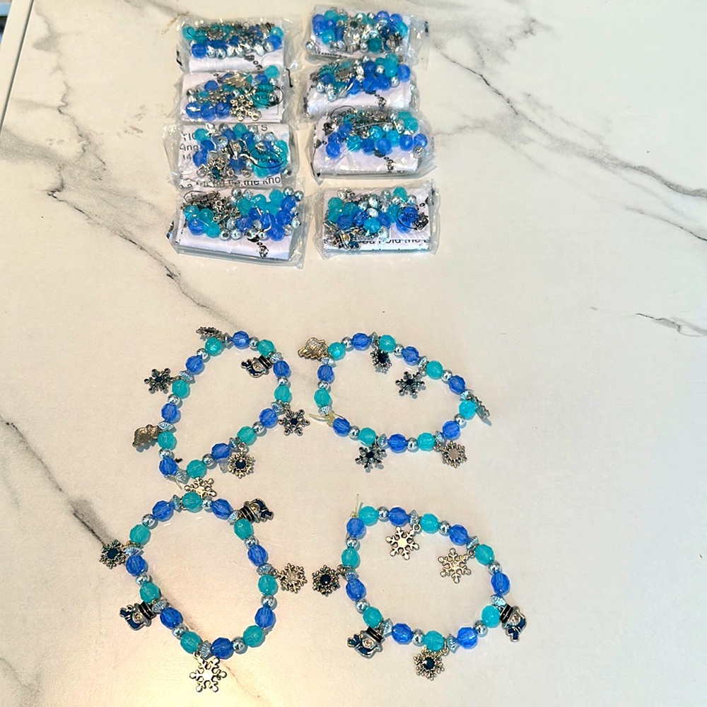 NWT winter theme bracelet making kits and 4 bracelets already made